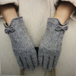 Gray Fashion Wool Gloves with soft warm lining